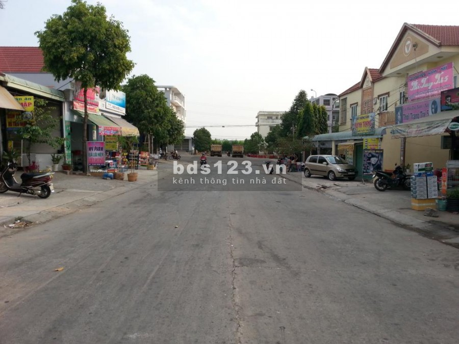 Bán Đất MT Nguyễn Triệu Luật. Bình Tân. full thổ cư. 3283m2. mặt bằng có sẳn