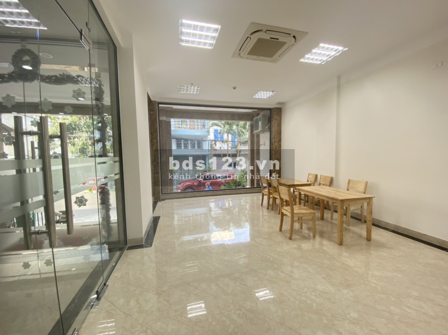 Cho thuê văn phòng mới xây, hiện đại 50m2 Quận Tân Bình