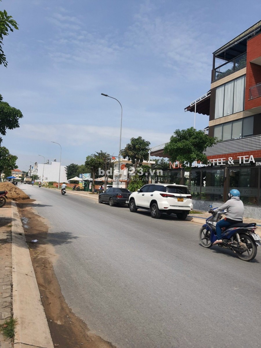 Cần bán gấp lô đất nền giá rẻ Quận Bình Tân gần Aeon Mall Bình Tân, sổ hồng riêng