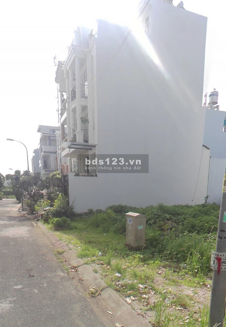 Cần nhượng lô đất MT Hậu Giang, P. 12, Q 6, gần vòng xoay Phú Lâm, giá 2.2 tỷ, có sổ,100m2.