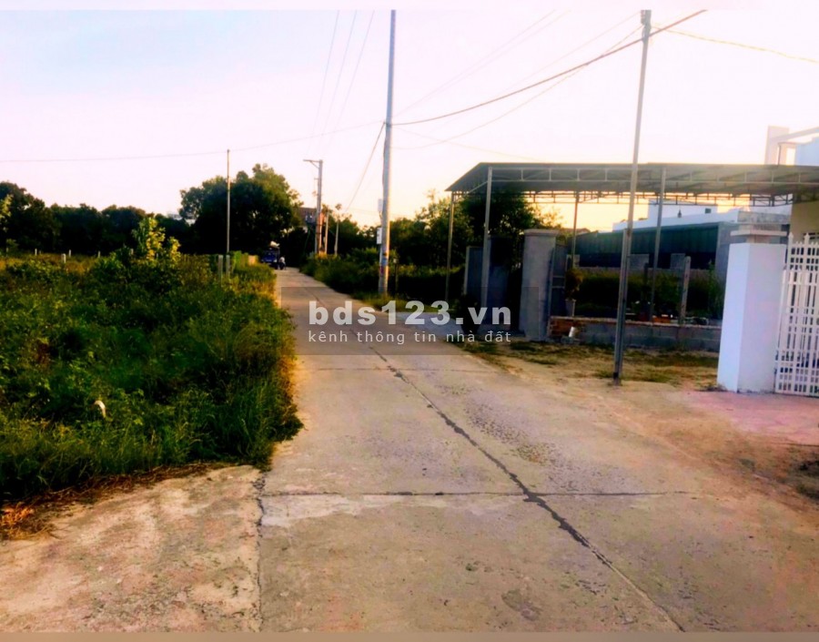 Bán nhanh lô đất cách đường Đinh Tiên Hoàng 100m