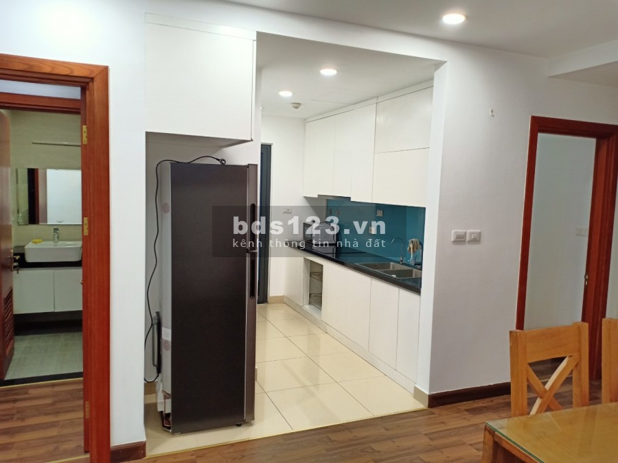 Bán căn 2 ngủ, CC Goldmark City, 78m, full đồ, ban công đông nam, 2.23 tỷ