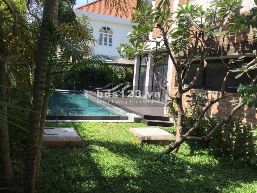 BÁN BIỆT THỰ CHÂU ÂU DECOR CỰC ĐẸP VỚI 755m2 tại Thảo Điền . 2 mặt tiền 4 mặt sân vườn