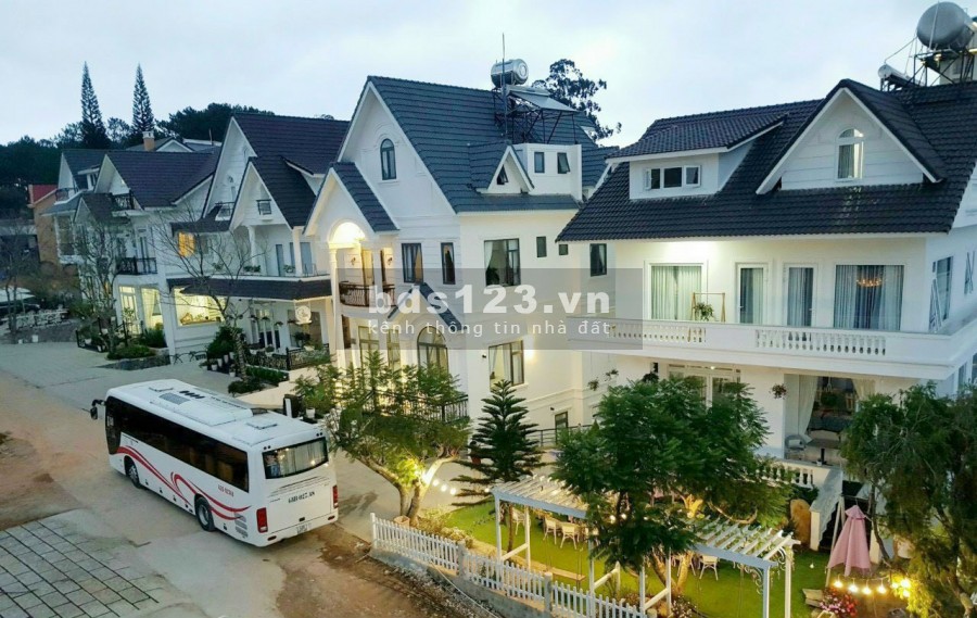 Bán biệt thự sân vườn 417 m2, 10 PN cạnh Thung Lũng Tình Yêu, TP. Đà Lạt giá chỉ 17 tỷ