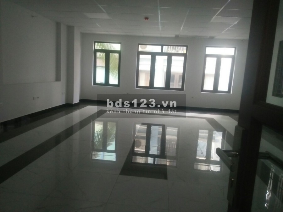 Bán nhanh nhà mặt phố Trần Nhật Duật,hàng buồm, Quận Hoàn Kiếm, Hà Nội Diện tích: 40m2 sổ đỏ, xây 4,5