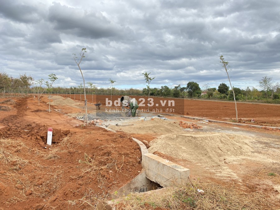 Bán đất liền kề hồ ia ring, khu công nghiệp nam pleiku giá rẻ tri ân khách hàng cuối năm chiết khấu cực cao.