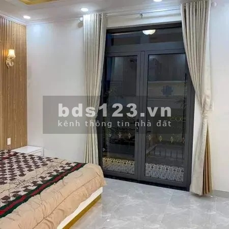 Chính chủ cho thuê nhà MT đường Văn cao nhà mới đẹp