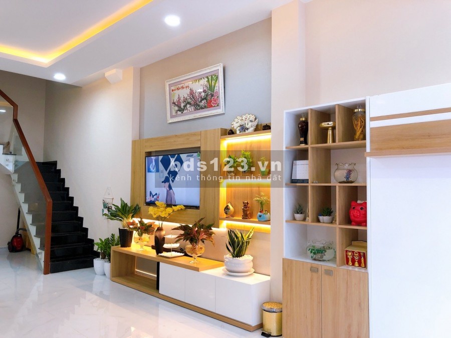 Nhà (5*10m/4lầu) hẻm 141 đường Tám Danh P4 Q8 - Mr Hiếu