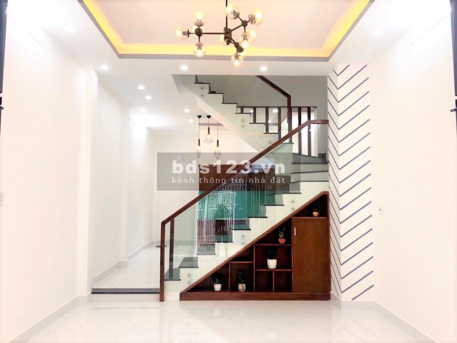 BÁN NHÀ 1 TRỆT 2 LẦU ĐƯỜNG LK 4-5 CÁCH CHỢ BÌNH THÀNH 20 M
