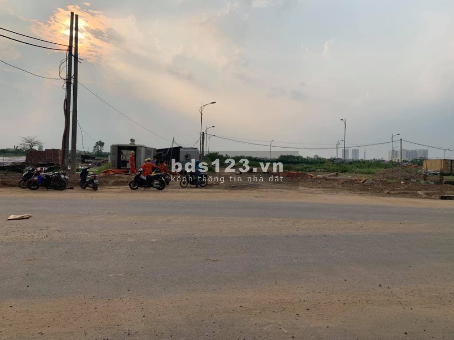 Liền kề 12-4X Kim Chung Di Trạch cần bán gấp 43tr/m2