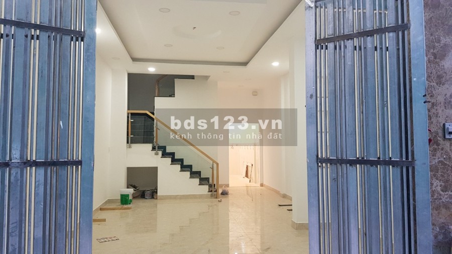 Nhà mặt tiền Nguyễn Hiền, Q3, 3.8 x 16m, 4 tầng, giá 5.7 tỷ