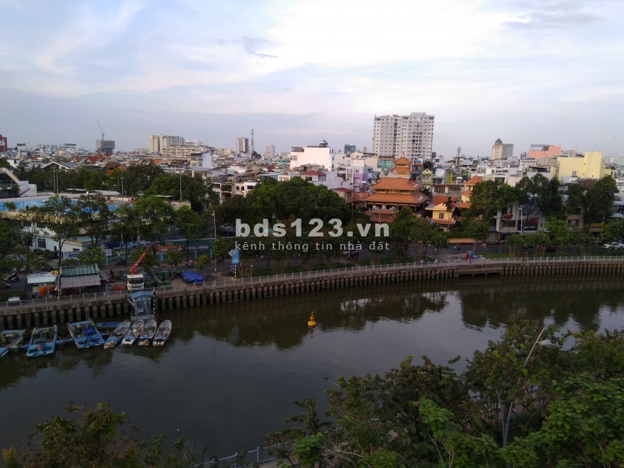 Cho thuê căn hộ 68 m2 chung cư 10A Trận Nhật Duật Phường Tân Định Quận 1 HCM
