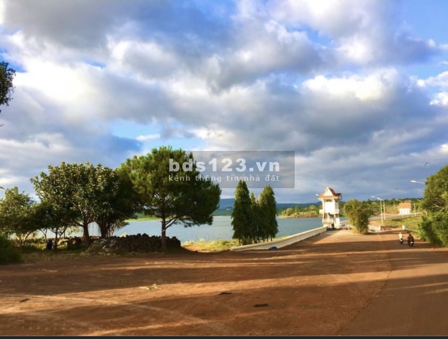 Bán đất liền kề hồ ia ring, khu công nghiệp nam pleiku giá rẻ tri ân khách hàng cuối năm chiết khấu cực cao.