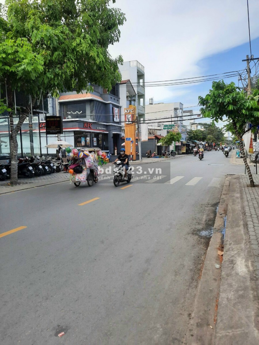 Cho thuê nhà Quận 7 MT Lâm Văn Bền dt 8x17m, 1 lầu vị trí kinh doanh