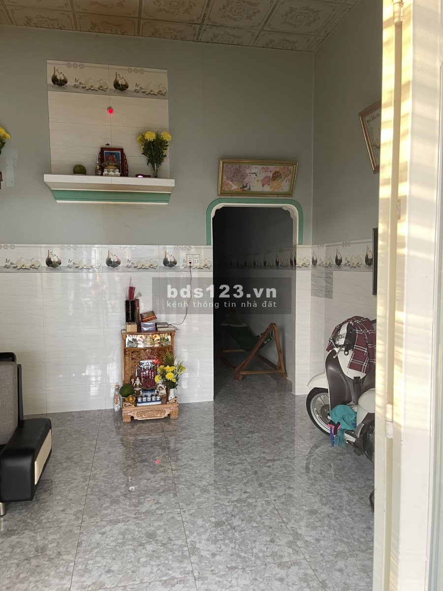 Ly hôn chia tài sản cần bán căn nhà cấp 4 mới xây và lô đất 300m2