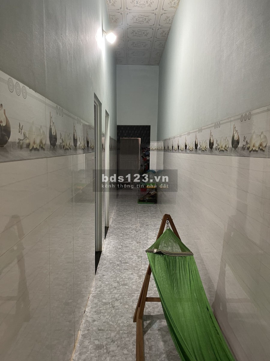 Ly hôn chia tài sản cần bán căn nhà cấp 4 mới xây và lô đất 300m2