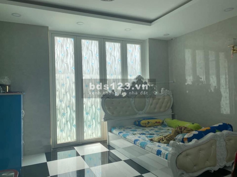 Bán nhà mặt tiền lớn tiện cho kinh doanh đường Lê Đức Thọ P.17 Gò Vấp, lh 0909484131