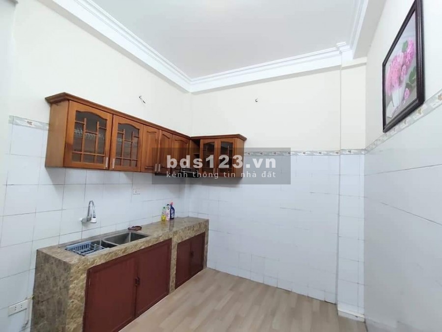 Hai Bà Trưng , Ô Tô đỗ cửa , kinh doanh , mặt tiền 5M , 23Mx4T. 2.85 tỷ