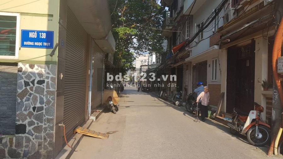 BÁN NHÀ Ngọc Thụy, Diện Tích Rộng, Gần Mặt Phố, ô tô Đỗ Cửa