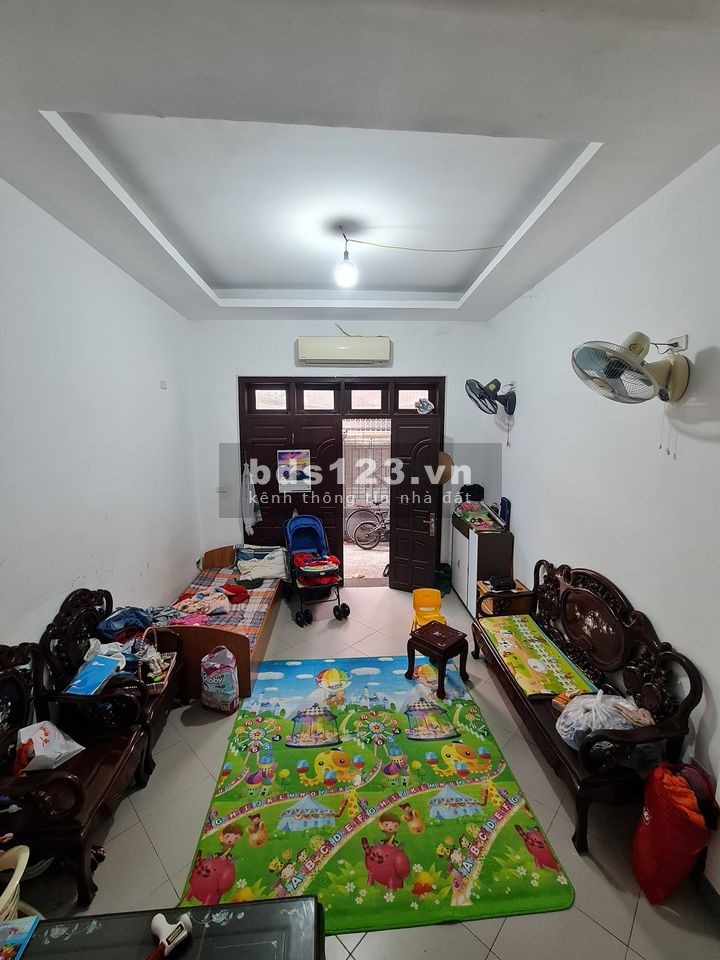 BÁN NHÀ Ngọc Thụy, Diện Tích Rộng, Gần Mặt Phố, ô tô Đỗ Cửa