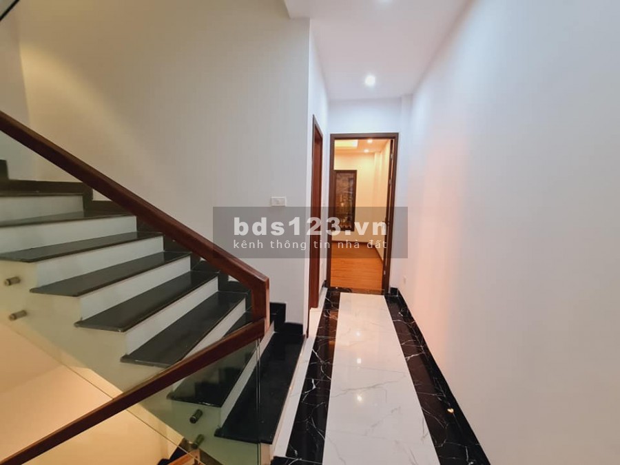 BÁN NHÀ TRƯỚC TẾT MINH KHAI 5 TẦNG 50M2 MT4 MÉT 4.1 TỶ