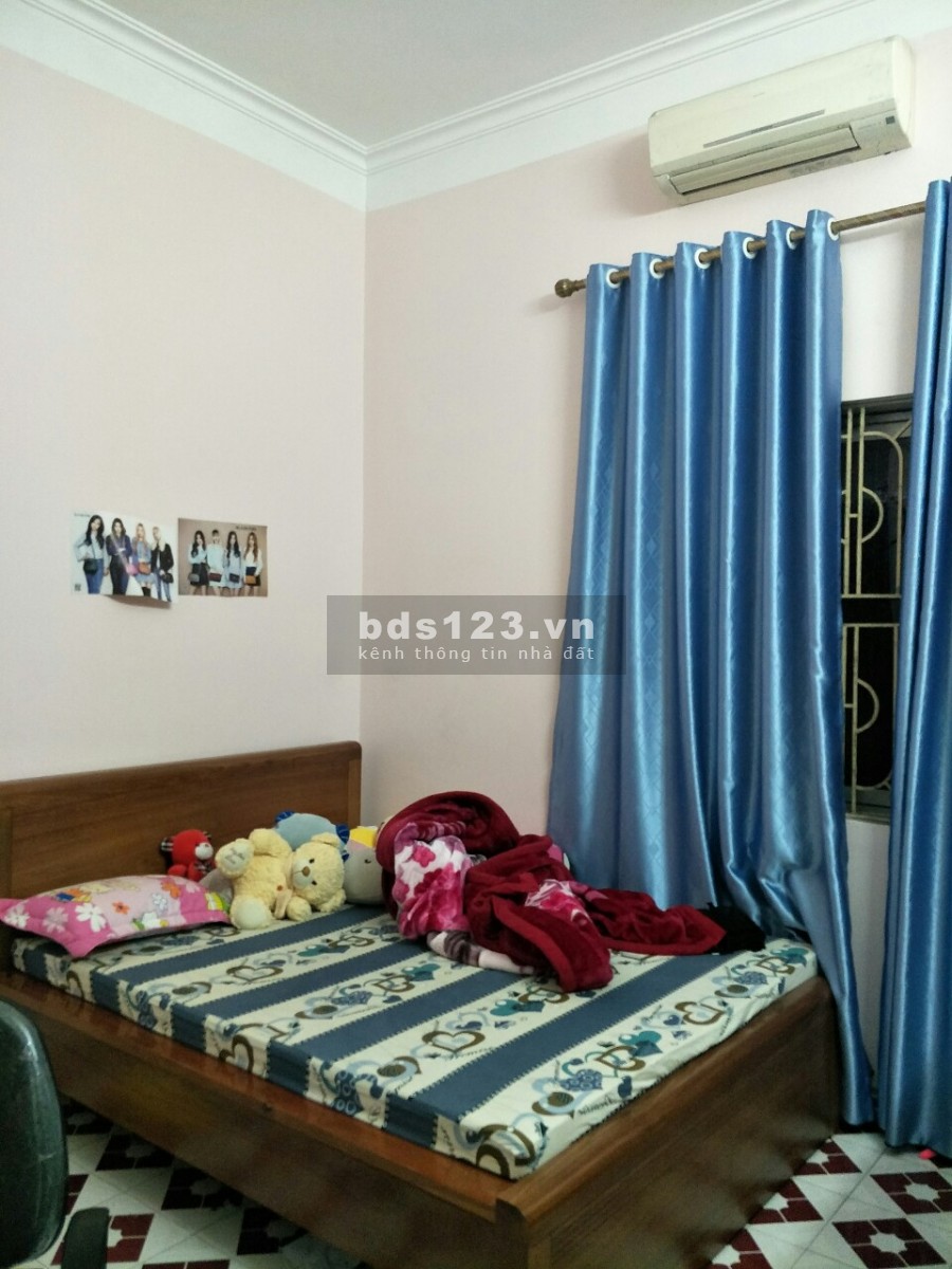 Cần bán gấp nhà mặt Phố Lệ Mật 65m2 x 4 tầng, 4.5m, Giá 6.35 tỷ, Kd, Vỉa hè.