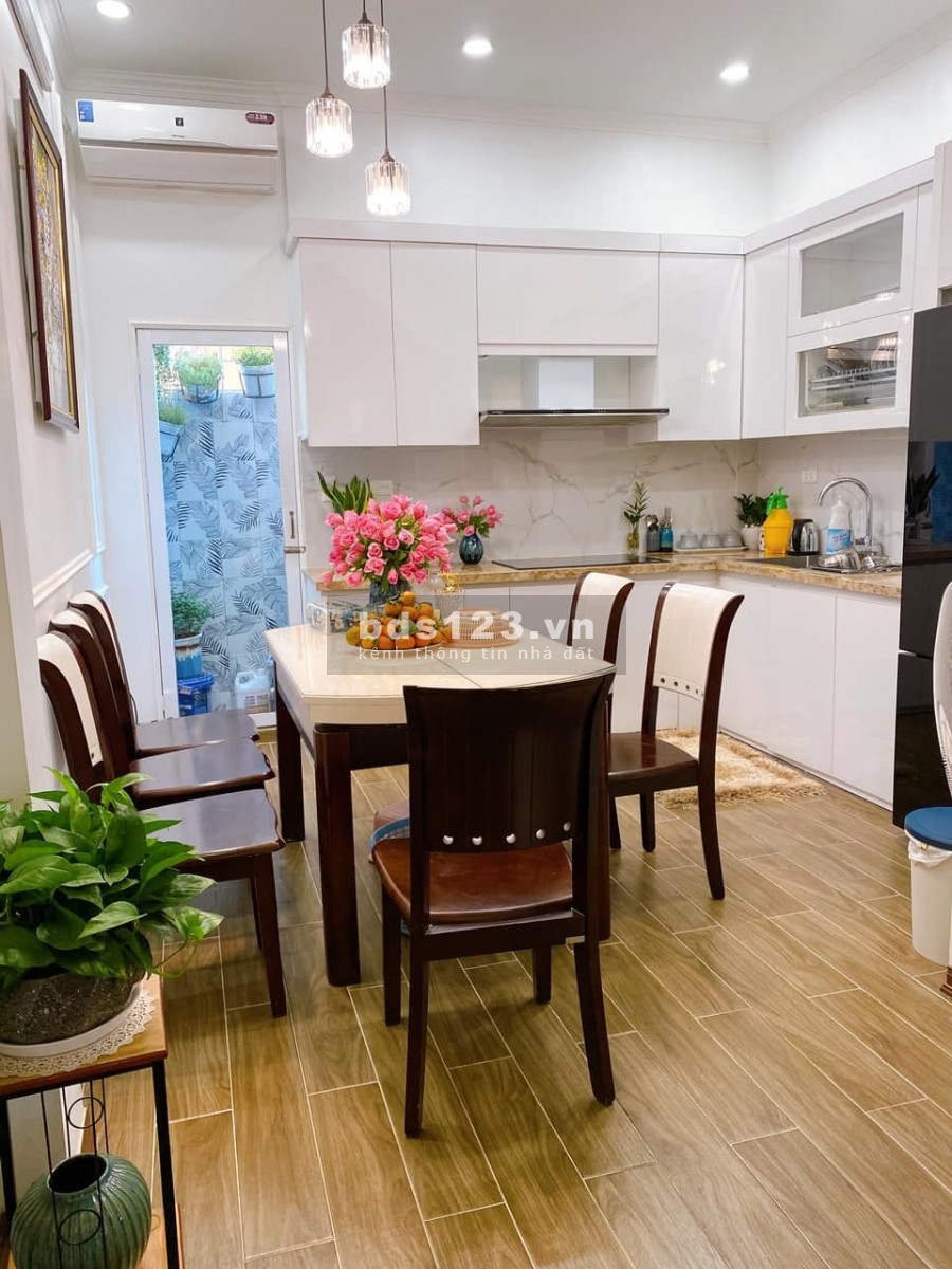 Nhà mới đẹp 5 tầng đón tết ngõ Ôtô duy nhất Giáp Bát – Kim Đồng – Tân Mai