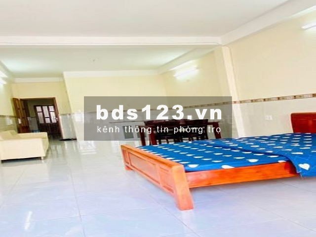 Căn hộ 60m2 RẤT RỘNG, bếp, Full nội thất, thang máy, bảo vệ