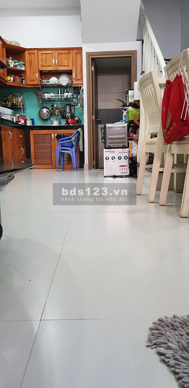 Bán nhà Lý Thái Tổ, P 9,Quận 10, DT 31m, 3 tầng. Giá TL 4,5 tỷ.