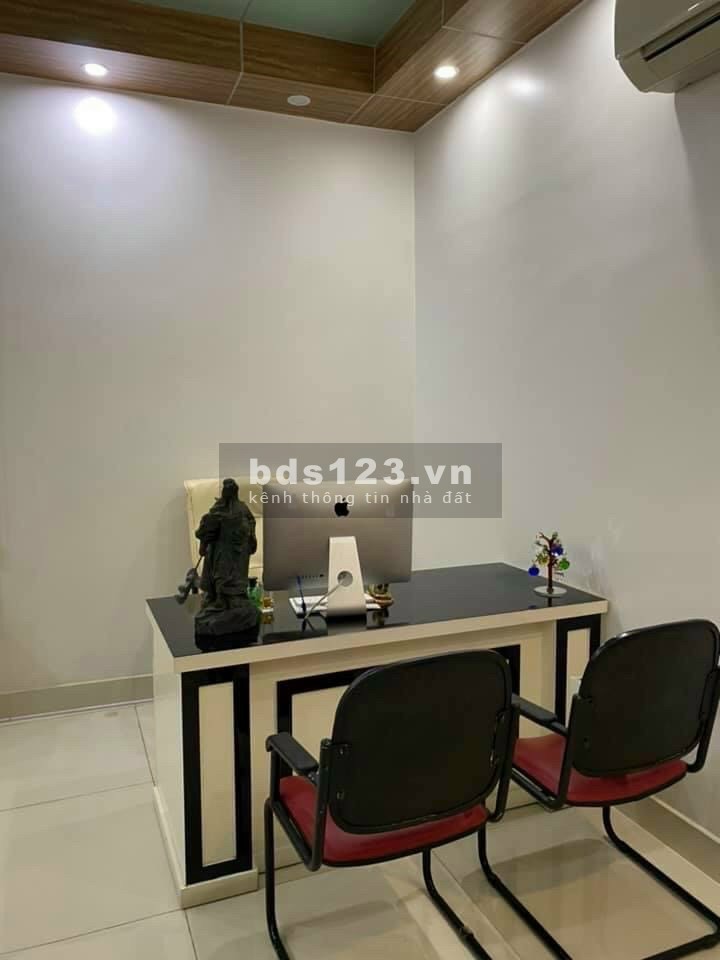 Bán nhà mặt phố Bà Triệu, Hải Dương 4 tầng, 80m2, mặt tiền 5m, 8 tỷ, vị trí đắc địa