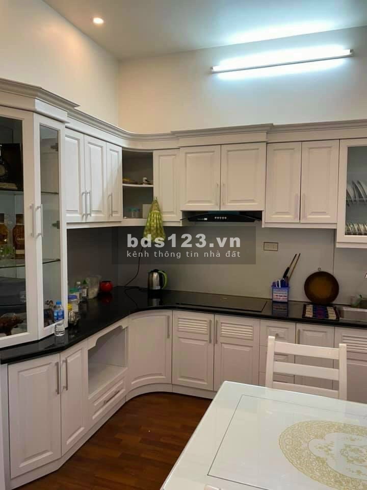 Bán nhà mặt phố Bà Triệu, Hải Dương 4 tầng, 80m2, mặt tiền 5m, 8 tỷ, vị trí đắc địa
