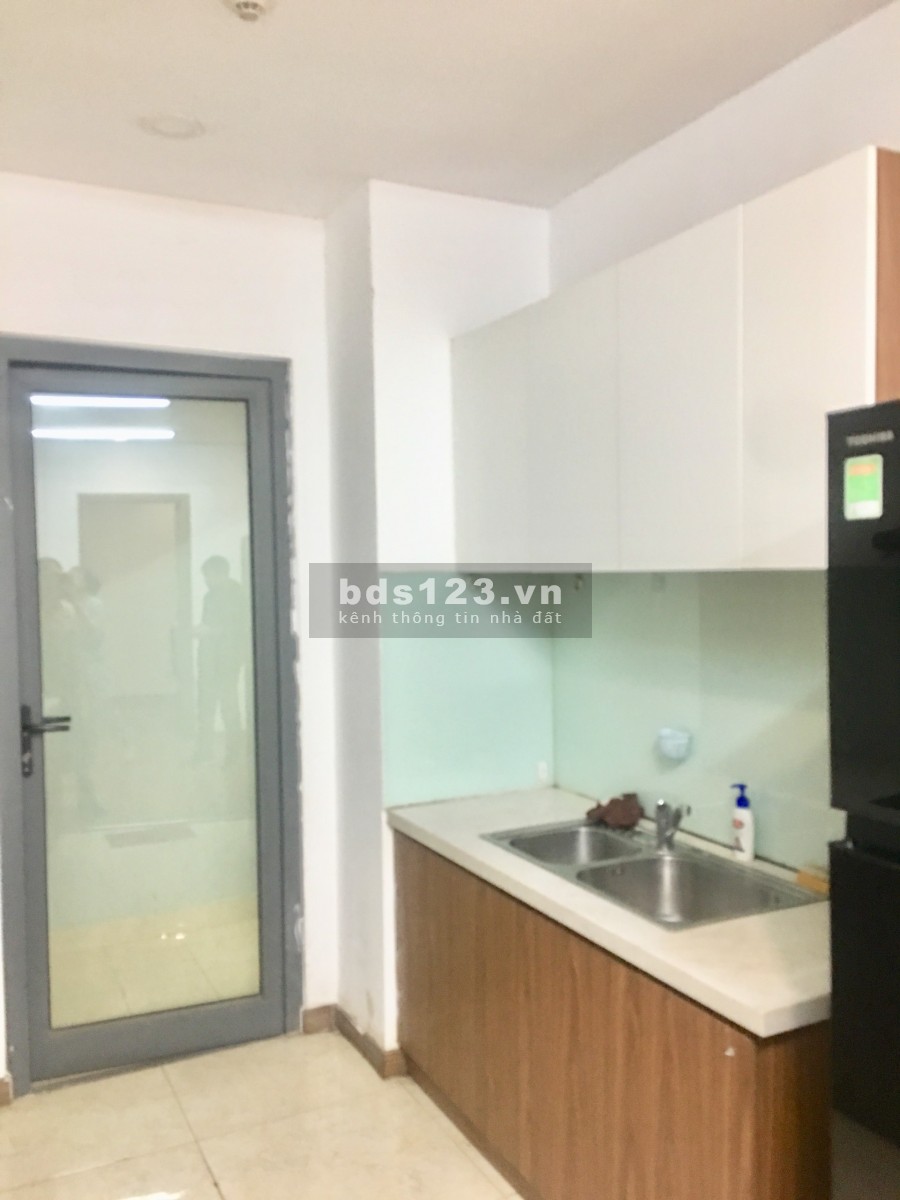 Chính chủ bán gấp căn hộ 3 ngủ ở Eco green city, diện tích 95m, giá 2.75 tỷ.