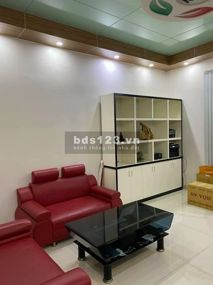 Bán nhà mặt phố Bà Triệu, Hải Dương 4 tầng, 80m2, mặt tiền 5m, 8 tỷ, vị trí đắc địa