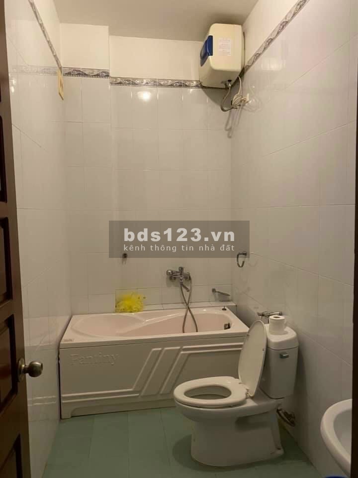 Bán nhà mặt phố Bà Triệu, Hải Dương 4 tầng, 80m2, mặt tiền 5m, 8 tỷ, vị trí đắc địa