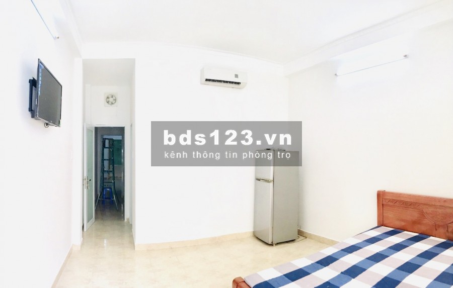 Phòng BAN CÔNG 28m2 Phú Nhuận Full nội thất,free DV