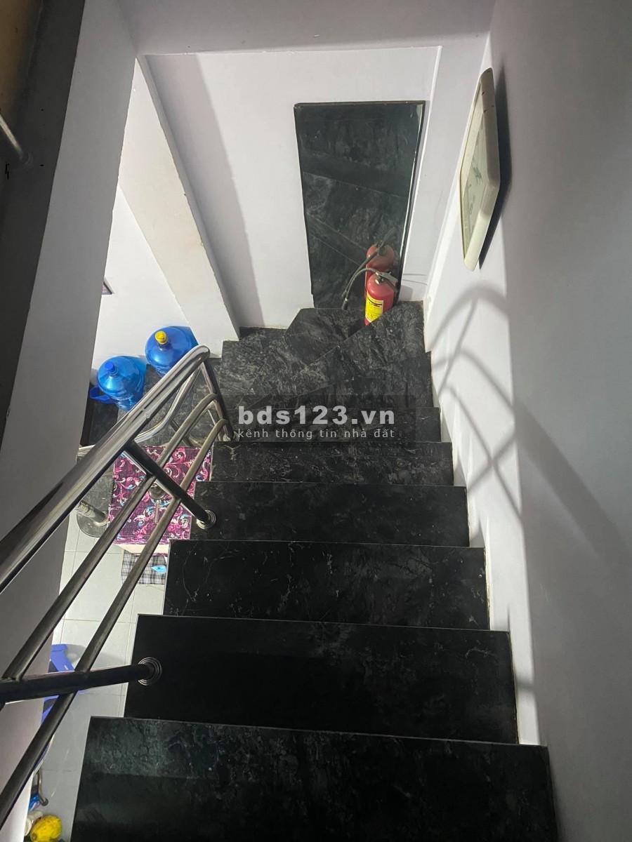 Nhà mới toanh HXH 3 tầng giá 2.5 tỷ đường Hồ Thị Kỷ, Quận 10