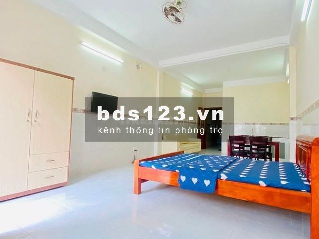 Căn hộ 60m2 RẤT RỘNG, bếp, Full nội thất, thang máy, bảo vệ
