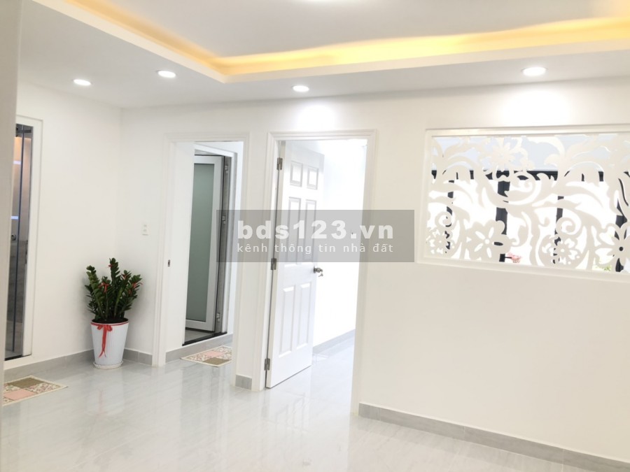 Bán gấp căn 2PN + 2WC 52m2 chung cư Miếu Nổi mặt tiền đường Trường Sa, P3, Quận Bình Thạnh, giá 2.72 tỷ