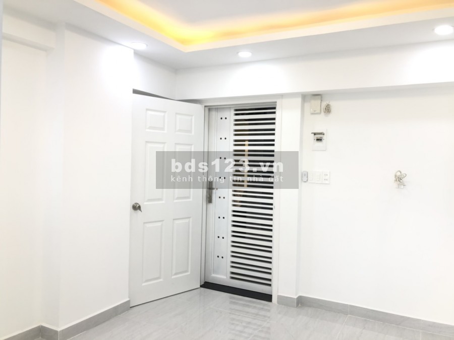 Bán gấp căn 2PN + 2WC 52m2 chung cư Miếu Nổi mặt tiền đường Trường Sa, P3, Quận Bình Thạnh, giá 2.72 tỷ