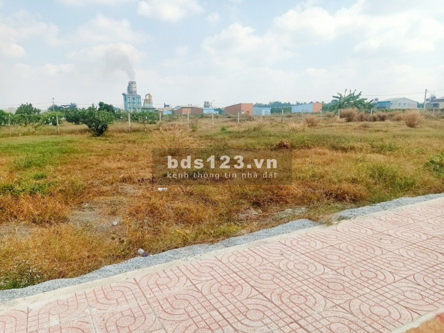 Bán đất mặt tiền đường Lạc Long Quân ngay TTHC đường nhựa 23m ngay cổng KDL Sinh Thái Đảo Yến Sơn Hà