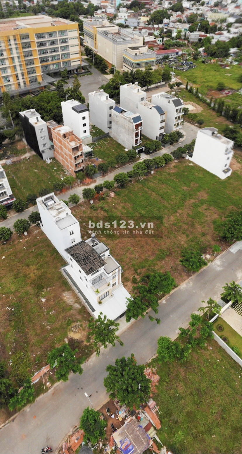 Bán đất KDC Long Trường, gần Nam Khang,cách chợ Long Trường 200m,giá:1.6 tỷ/nền,SR,LH:090518609