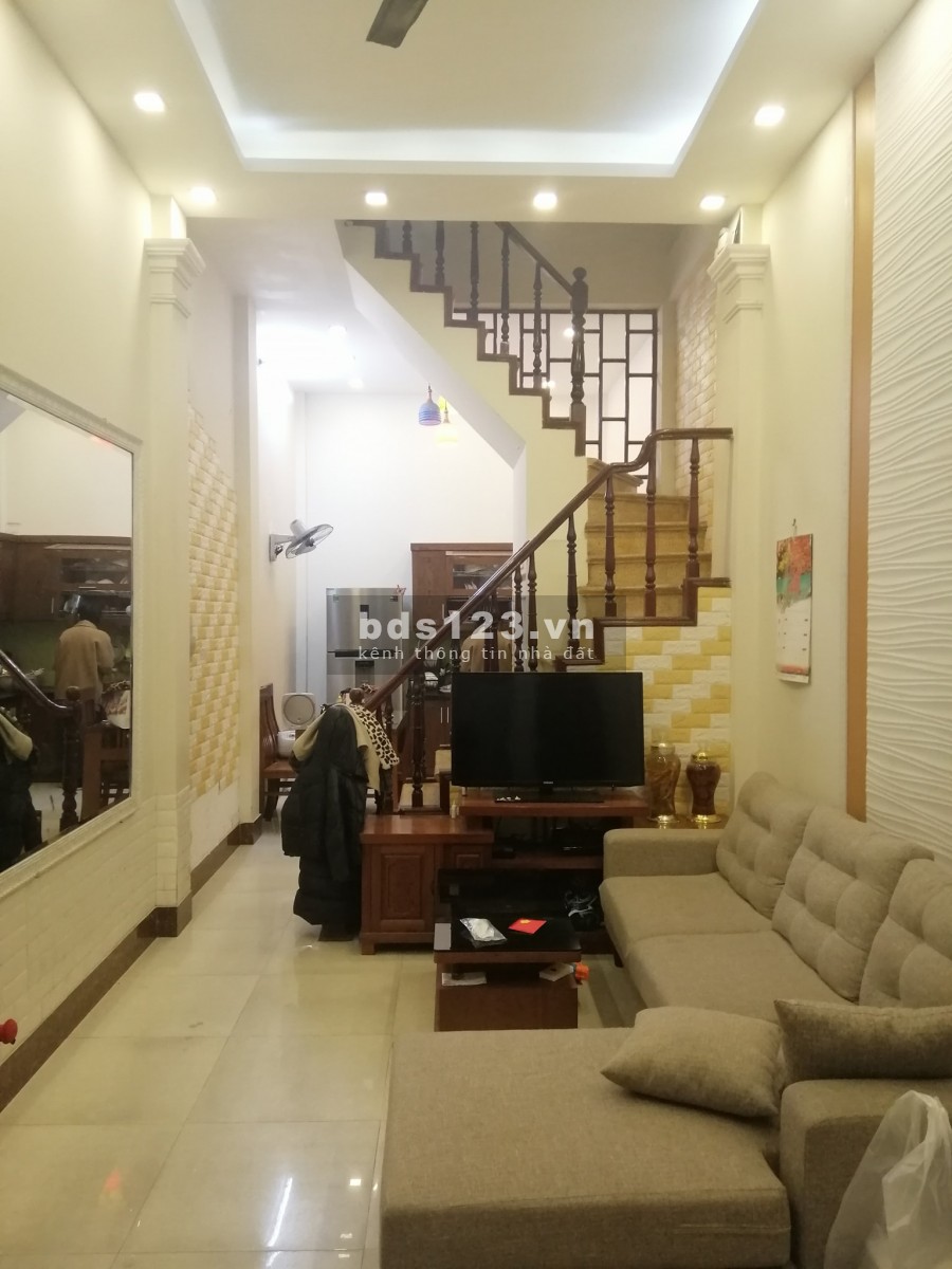 VIP mới ở ngay Ngọc Khánh 35mx4t, 4 ngủ, 3 gác tránh nhỉnh 3 tỷ