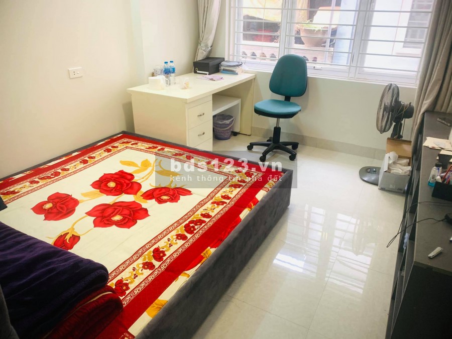 BÁN NHÀ Ngọc Thụy, 35m2 5T 4 ngủ, Gần Mặt Phố, ô tô Đỗ Cửa