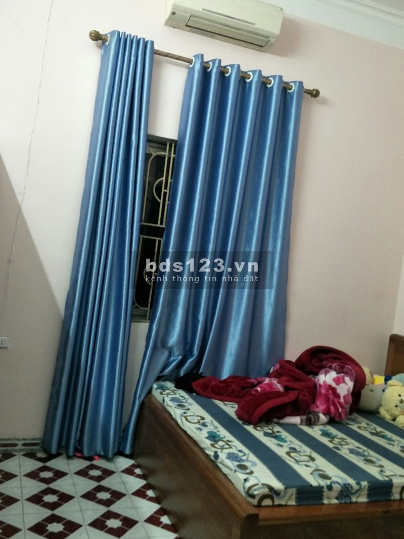 Bán gấp nhà mặt phố Lệ Mật 66m2 x 4 tầng, 4.5m MT, giá 6.35 tỷ, KD, Vỉa hè.