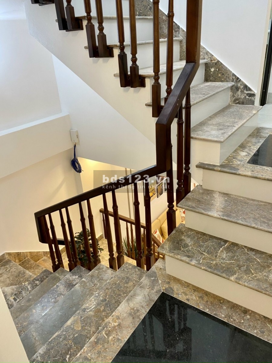 Bán căn nhà 3 tầng đường Điện Biên Phủ, TP Hải Dương, 42.4m2, 1 tỷ 650 triệu