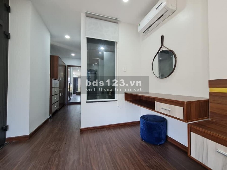 Bán nhà HBG đường Âu Cơ, Quận Tân Bình, 1T2L tặng toàn bộ nội thất cao cấp