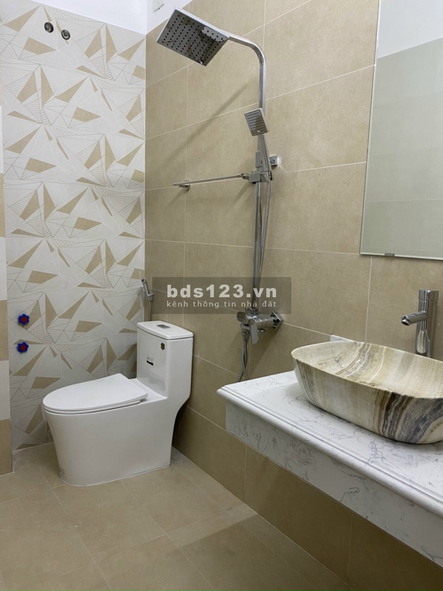 Bán căn nhà 3 tầng đường Điện Biên Phủ, TP Hải Dương, 42.4m2, 1 tỷ 650 triệu