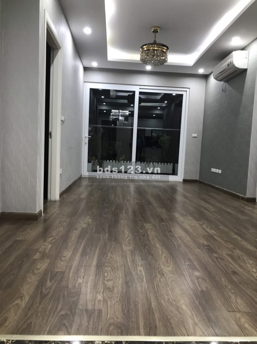 Cho thuê Chung cư Riverside 349 Vũ Tông Phan 3 ngủ cơ bản 14 triệu. Lh 0377983070