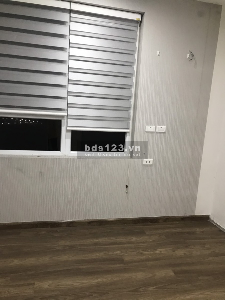 Cho thuê Chung cư Riverside 349 Vũ Tông Phan 3 ngủ cơ bản 14 triệu. Lh 0377983070