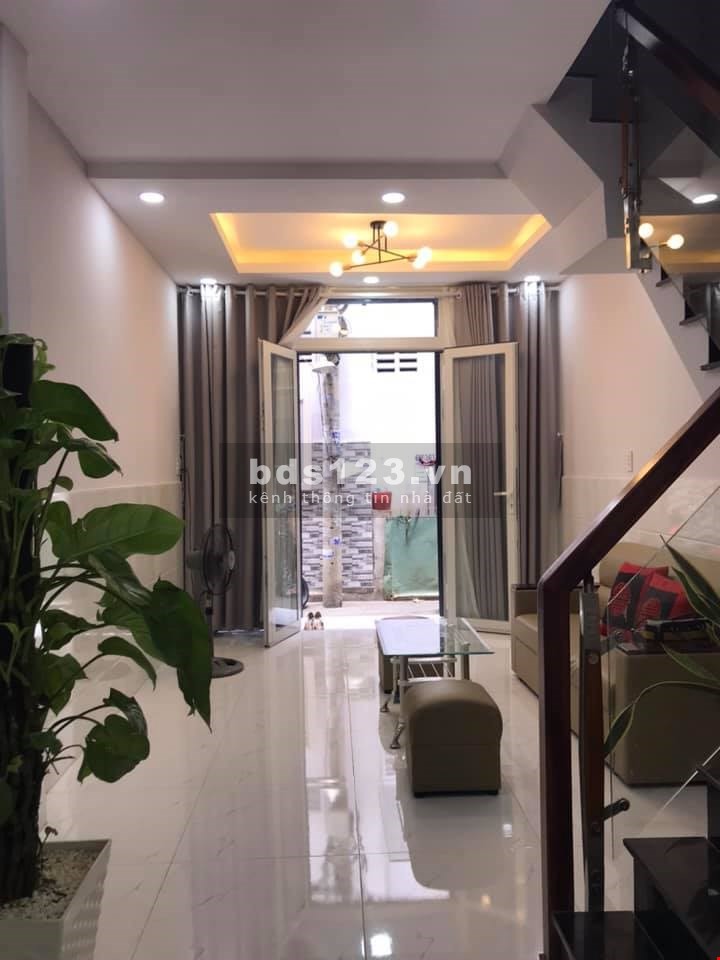 Cần bán gấp nhà 37m2, ngay Bờ kè Tân Bình, hẻm thông tiện di chuyển, chỉ 4 tỷ 150 triệu